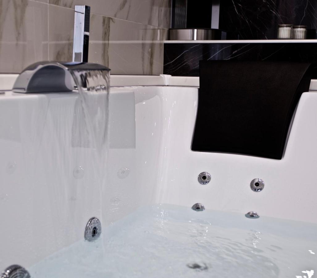 Scugnizzo Apartment Luxury Home Napoli Dış mekan fotoğraf
