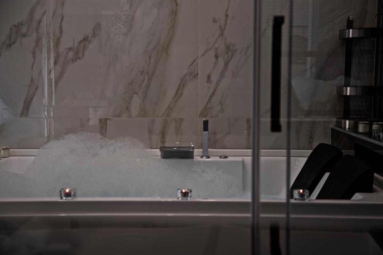 Scugnizzo Apartment Luxury Home Napoli Dış mekan fotoğraf