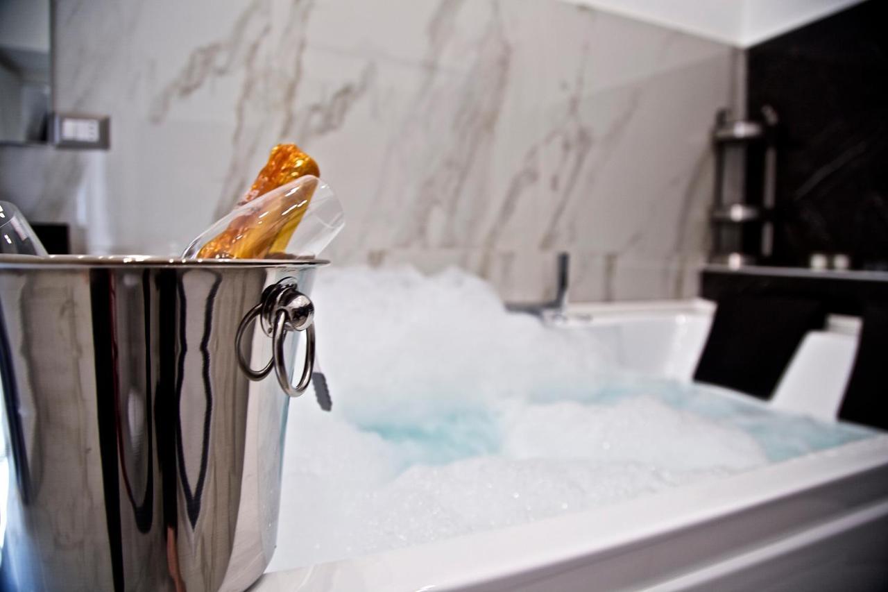 Scugnizzo Apartment Luxury Home Napoli Dış mekan fotoğraf
